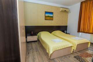 Отель Vida Family Hotel Видин Двухместный номер с 2 отдельными кроватями-5